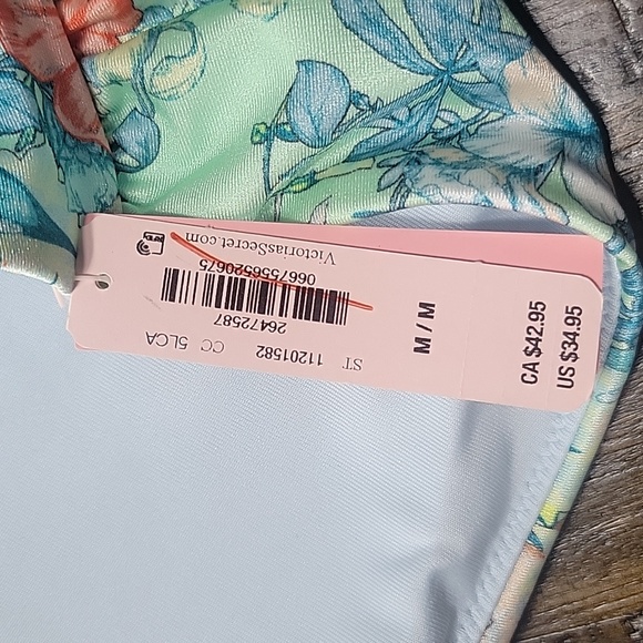 Victoria's Secret bikini top - Picture 4 of 4